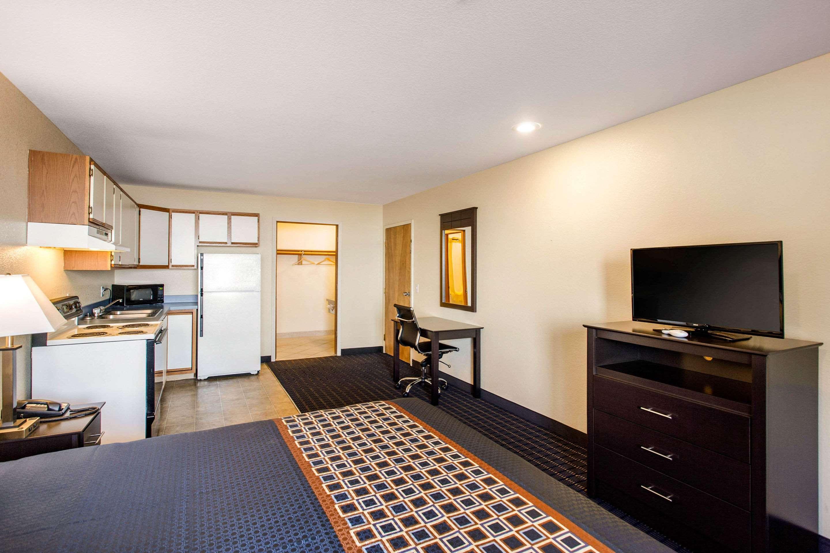 Rodeway Inn 2*